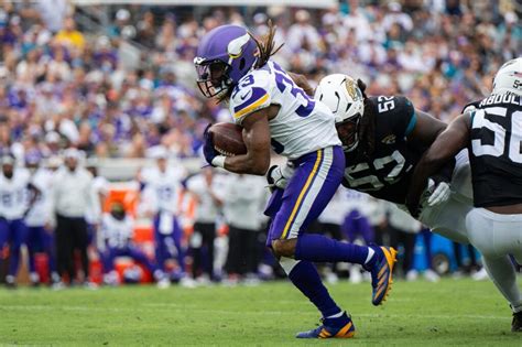 Aaron Jones Injury Update: Latest on Vikings RB After Sustaining Chest ...