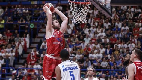 Basket Semifinali Milano Brescia 95 89 Gazzetta It