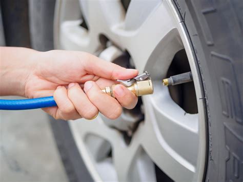 How To Inflate A Flat Tubeless Tire