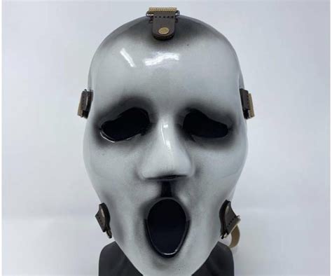 Brandon James mask subway scene : r/Scream