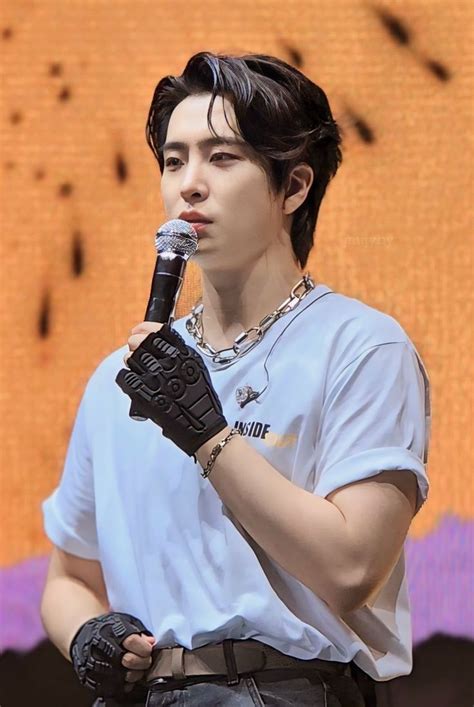 ปักพินโดย C H ใน K Pop Gorgeousness ในปี 2025