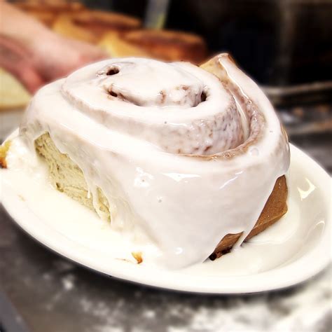 This Cafe In Austin Serves Giant 3 Pound Cinnamon Rolls Cinnamon Rolls Bakery Cafe Food