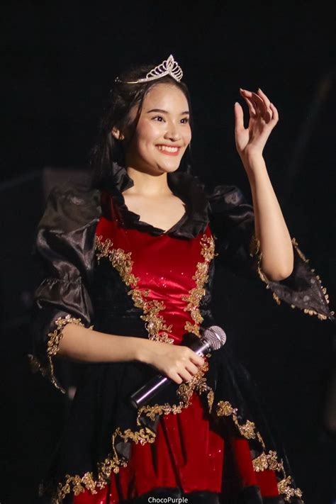 Pin Oleh Kairovisia🧭 Di Jkt48 Perform Foto Gadis Cantik Gadis Orang