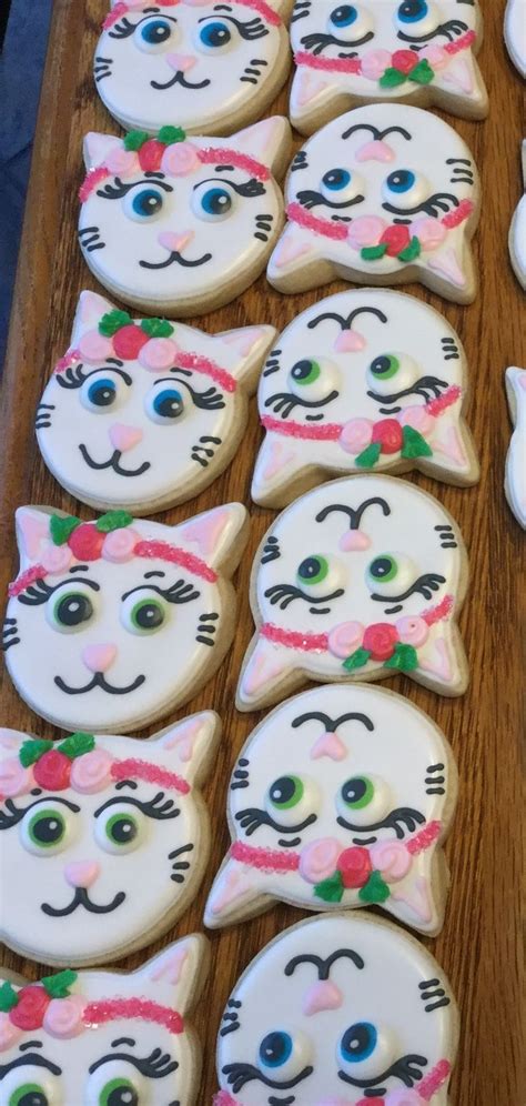 Cat Face Decorated Sugar Cookies By I Am The Cookie Lady Sugar