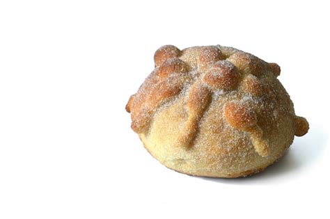 Pan De Muerto Aislado Sobre Fondo Blanco Espacio De Copia Foto Premium