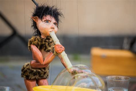 All the World's a Puppet Show at France's Biannual Festival - Atlas Obscura