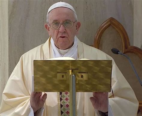 Papa Francesco Migliora Ha Ripreso La Lettura E Il Lavoro