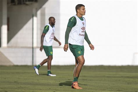 Fluminense Pode Ter Dupla De Zaga In Dita Diante Do Internacional