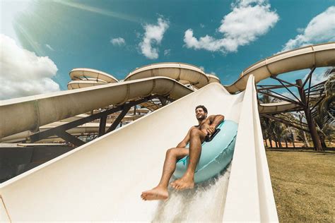 Parque aquático Hot Beach Olímpia reabre no dia de maio Scape SP