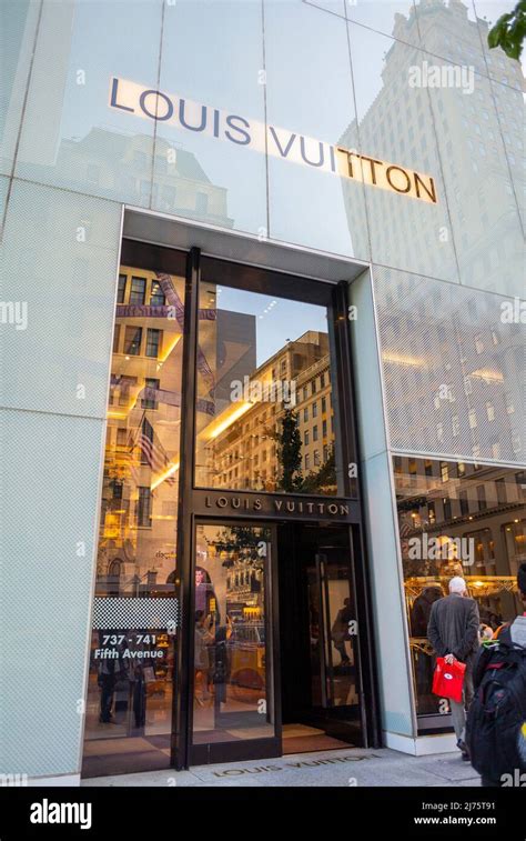 New York City, NY, USA, Shop Fronts on Fifth Avenue, Luxury Stores ...
