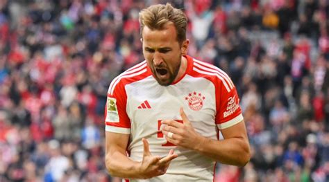 Watch Harry Kane Scores From Inside His Own Half In Bayerns 8 0 Win Over Darmstadt Fourfourtwo