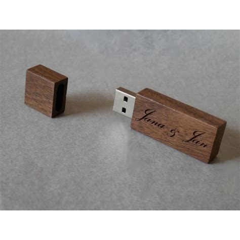 Petite Cl Usb En Bois Noyer Grav E Personnaliser