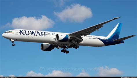 9K AOC Kuwait Airways Boeing 777 369ER Photo By Laszlo Fata ID