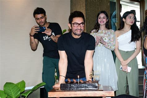 Actor Aamir Khan Celebrates 59th Birthday With Ex Wife Kiran Rao And Laapataa Ladies Cast Oneindia