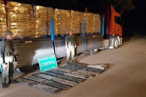 Ocultaba 70 kilos de hojas de coca en un camión que transportaba azúcar