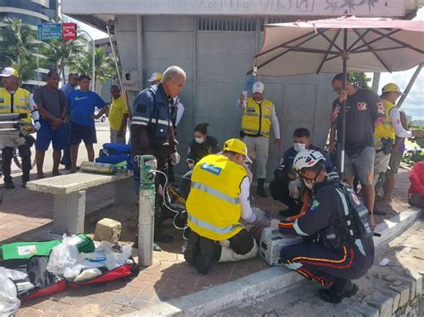 Agentes Ronda No Bairro Prestam Socorro A Turista Que Passou Mal Na