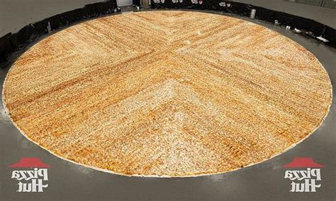 Pizza Hut Breaks The Guinness World Record For Biggest Ever Pizza I