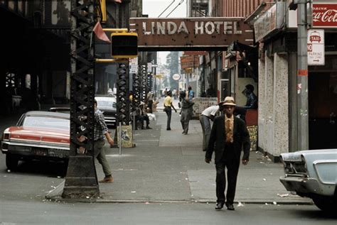 Momentos Del Pasado El Barrio De Harlem Durante La Década De 1980