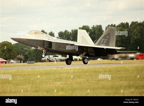 Lockheed Martin F 22 Raptor Stealth Aircraft Stock Photo Alamy