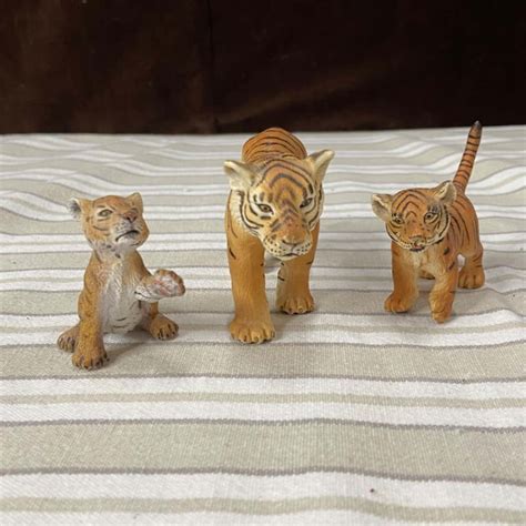 Schleich Tiger and Cubs Figures