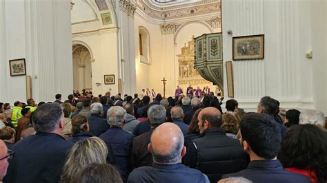 Sinagra Chiesa Gremita Per L Ultimo Saluto A Vincenzo Franchina