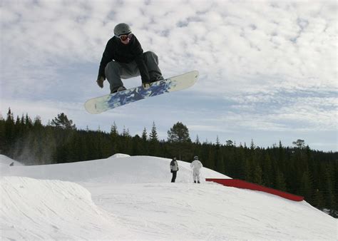 Whats On In Aberdeen Winter Snowsport Activities Whats On In Aberdeen