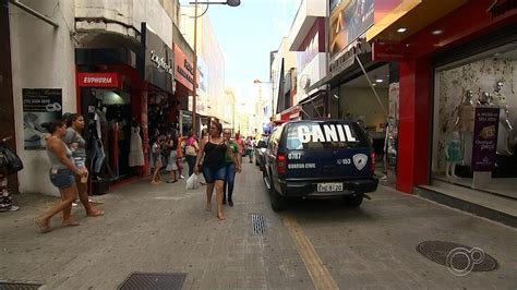 Homem Preso Ap S Tentar Roubar Loja Na Rea Central De Sorocaba