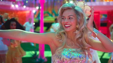 How Margot Robbie Completely Transformed Into Barbie