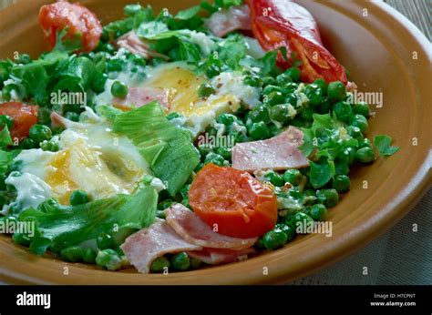 Ervilhas Ovos Stewed Peas With Poached Eggs Portuguese Cuisine