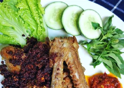 Resep Bebek Goreng Khas Madura Bumbu Hitam Oleh Vita Nur Fatmawati