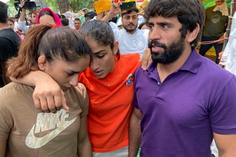 Indian Wrestlers Halt Protest After Minister Assures Swift Probe