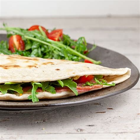 Piadina Met Rauwe Ham En Mozzarella Ohmydish