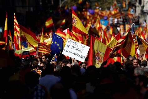 Dui Manifestación En Barcelona Contra La Independencia De Cataluña En Imágenes Manifestación