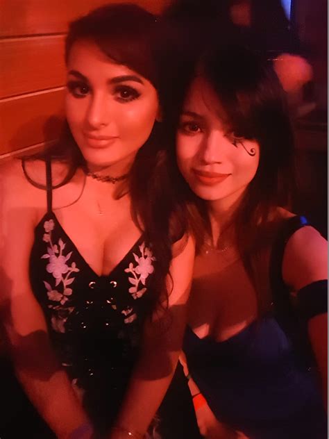 So much hotness in one photo : r/SSSniperWolfLust