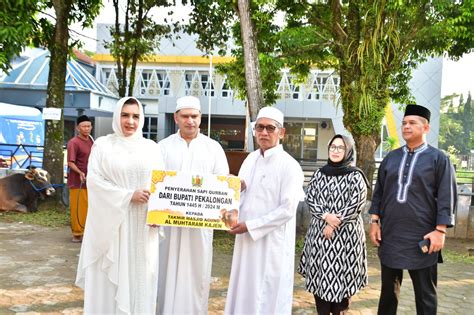 Pemkab Pekalongan Salurkan Hewan Kurban Ke Masjid Al Muhtaram 5 Ekor