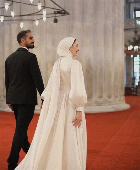 Pin By Agnes Sales On Muslimah In 2024 Glamourous Wedding Dress