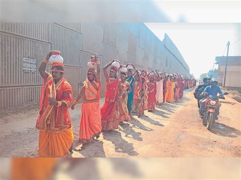 Women Took Out The Kalash Yatra Before Hours Of Akhand Kirtan