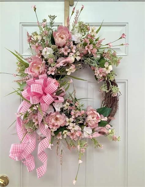 Here Is A Beautiful And Airy Spring And Summer Wreath For Your Front Door This Pretty Bouquet