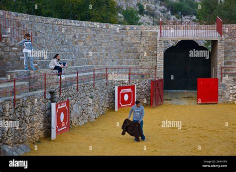 Plaza De Toros Villaluenga Del Rosario Sierra De Cadiz Ruta Pueblos