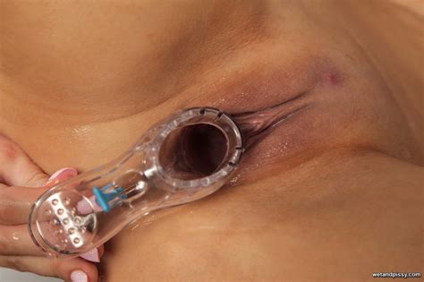 Hot Blonde Jenna Lovely Gapes Her Cunt With A Speculum In A Kinky Pissing Solo CoedCherry