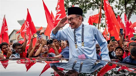 Malaysias Anwar Becomes Prime Minister Ending Decades Long Wait Cnn