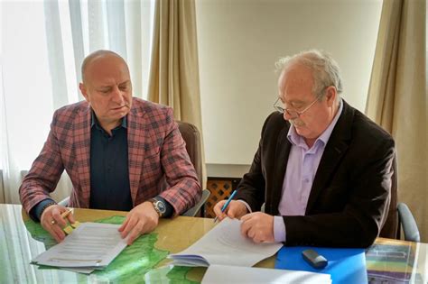 Valentin Ivancea A Semnat Contractul De Modernizare Pentru Complexul