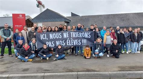 Val Danast Ils Manifestent Contre La Réforme Du Choc Des Savoirs