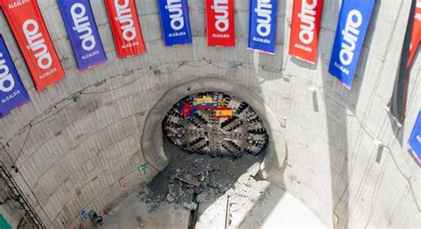 Quito Estrena Su Metro De 1 600 Millones Construido Por Acciona