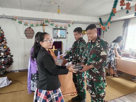 Keharmonisan Satgas Yonif Raider Bjw Dengan Masyarakat Papua