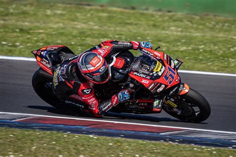 Civ Sbk Misano Michele Pirro Triomphe Dans La Course Bernardi Et