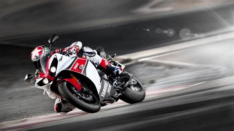 2012 Yamaha YZF-R1 WGP 50th Anniversary Review - Top Speed