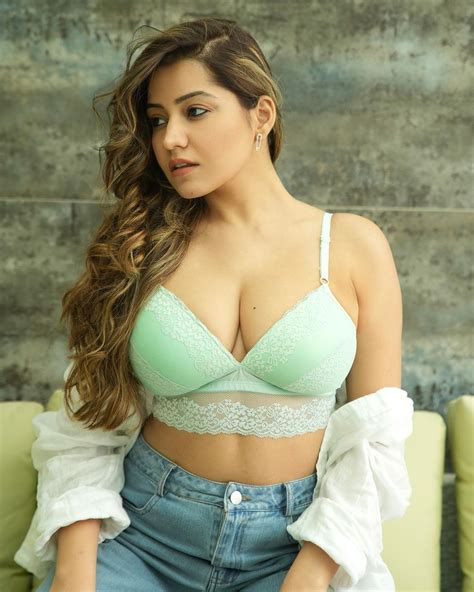 Simran Kaur Ten Stunning Poses Jswtvtv