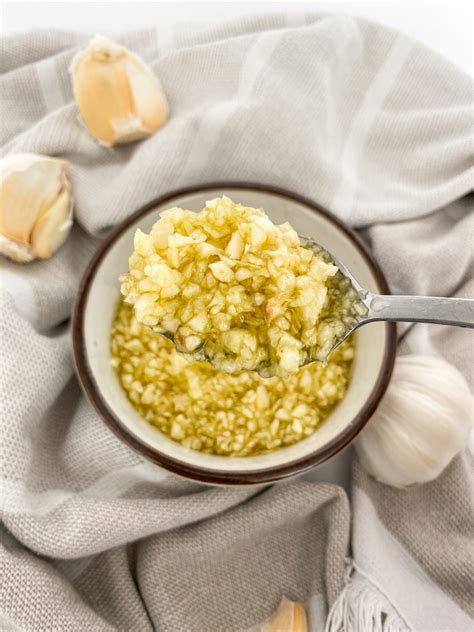 How to Make Homemade Minced Garlic in Olive Oil - Ta-Daa!
