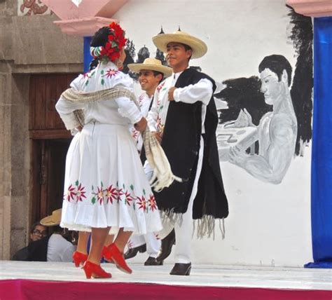 Jim & Carole's Mexico Adventure: Taxco Part 3- Baile Folklorico's colorful dancers